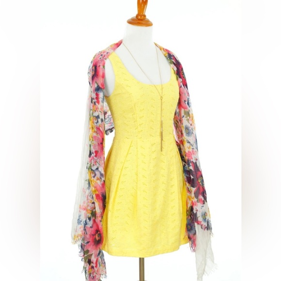 Forever 21 Dresses & Skirts - 💋FREE w/Purchase💋Forever 21 sunshiny day dress